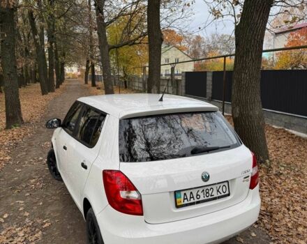 Белый Шкода Фабия, объемом двигателя 1.4 л и пробегом 283 тыс. км за 4700 $, фото 2 на Automoto.ua