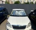Белый Шкода Фабия, объемом двигателя 1.2 л и пробегом 232 тыс. км за 4900 $, фото 1 на Automoto.ua
