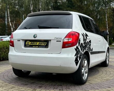Белый Шкода Фабия, объемом двигателя 1.2 л и пробегом 102 тыс. км за 5500 $, фото 6 на Automoto.ua