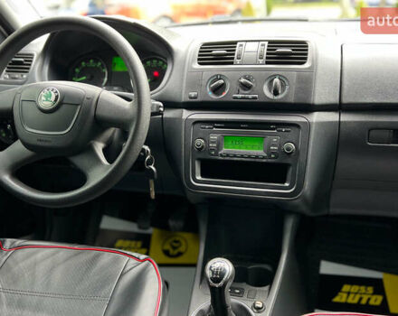 Шкода Фабия 2011 в Львове на Automoto.ua Белый Шкода Фабия, объемом двигателя 1.2 л и пробегом 102 тыс. км за 5500 $, фото 16 на Automoto.ua