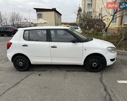 Белый Шкода Фабия, объемом двигателя 1.39 л и пробегом 330 тыс. км за 3999 $, фото 7 на Automoto.ua