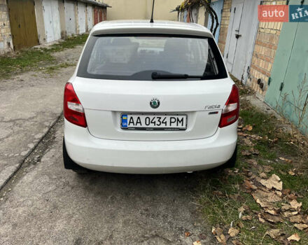 Белый Шкода Фабия, объемом двигателя 1.2 л и пробегом 240 тыс. км за 5000 $, фото 7 на Automoto.ua
