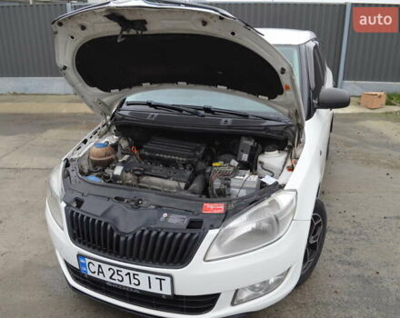 Белый Шкода Фабия, объемом двигателя 1.39 л и пробегом 188 тыс. км за 4999 $, фото 13 на Automoto.ua