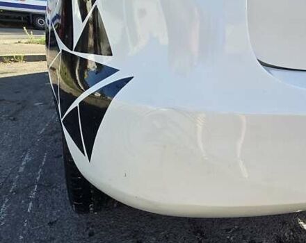 Белый Шкода Фабия, объемом двигателя 1.2 л и пробегом 102 тыс. км за 4700 $, фото 4 на Automoto.ua