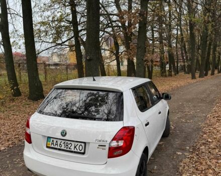 Белый Шкода Фабия, объемом двигателя 1.4 л и пробегом 283 тыс. км за 4700 $, фото 3 на Automoto.ua