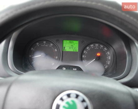 Белый Шкода Фабия, объемом двигателя 1.39 л и пробегом 188 тыс. км за 4999 $, фото 7 на Automoto.ua