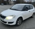 Белый Шкода Фабия, объемом двигателя 1.2 л и пробегом 175 тыс. км за 3900 $, фото 1 на Automoto.ua