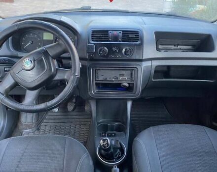 Білий Шкода Фабія, об'ємом двигуна 1.39 л та пробігом 326 тис. км за 4850 $, фото 11 на Automoto.ua