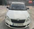 Белый Шкода Фабия, объемом двигателя 1.2 л и пробегом 210 тыс. км за 3800 $, фото 1 на Automoto.ua