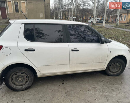 Шкода Фабия 2011 в Краматорске на Automoto.ua Белый Шкода Фабия, объемом двигателя 1.39 л и пробегом 221 тыс. км за 4800 $, фото 1 на Automoto.ua
