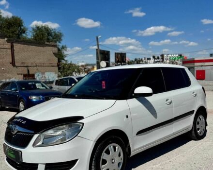 Белый Шкода Фабия, объемом двигателя 1.4 л и пробегом 190 тыс. км за 4950 $, фото 5 на Automoto.ua