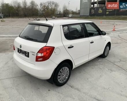 Белый Шкода Фабия, объемом двигателя 1.39 л и пробегом 230 тыс. км за 3698 $, фото 15 на Automoto.ua