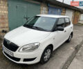 Белый Шкода Фабия, объемом двигателя 1.2 л и пробегом 240 тыс. км за 5000 $, фото 1 на Automoto.ua