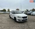 Белый Шкода Фабия, объемом двигателя 1.39 л и пробегом 220 тыс. км за 3300 $, фото 1 на Automoto.ua
