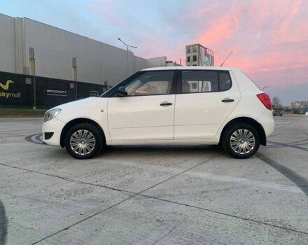 Белый Шкода Фабия, объемом двигателя 1.4 л и пробегом 229 тыс. км за 3799 $, фото 3 на Automoto.ua