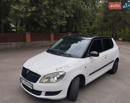 Белый Шкода Фабия, объемом двигателя 1.2 л и пробегом 282 тыс. км за 4700 $, фото 7 на Automoto.ua