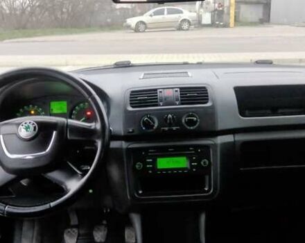 Белый Шкода Фабия, объемом двигателя 1.6 л и пробегом 274 тыс. км за 5500 $, фото 3 на Automoto.ua