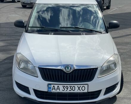 Білий Шкода Фабія, об'ємом двигуна 1.4 л та пробігом 242 тис. км за 3850 $, фото 2 на Automoto.ua