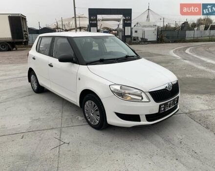 Белый Шкода Фабия, объемом двигателя 1.39 л и пробегом 230 тыс. км за 3698 $, фото 21 на Automoto.ua