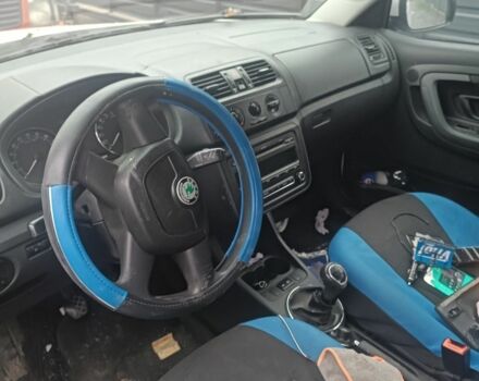 Белый Шкода Фабия, объемом двигателя 1.2 л и пробегом 240 тыс. км за 2850 $, фото 5 на Automoto.ua