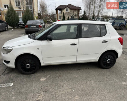 Белый Шкода Фабия, объемом двигателя 1.39 л и пробегом 330 тыс. км за 3999 $, фото 3 на Automoto.ua