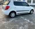 Белый Шкода Фабия, объемом двигателя 1.4 л и пробегом 0 тыс. км за 4708 $, фото 2 на Automoto.ua
