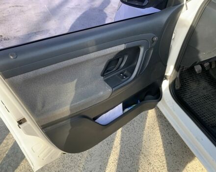 Белый Шкода Фабия, объемом двигателя 1.4 л и пробегом 229 тыс. км за 3799 $, фото 13 на Automoto.ua