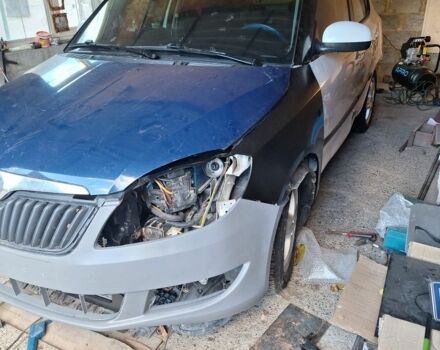 Белый Шкода Фабия, объемом двигателя 1.2 л и пробегом 240 тыс. км за 2850 $, фото 2 на Automoto.ua