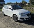 Белый Шкода Фабия, объемом двигателя 1.2 л и пробегом 314 тыс. км за 3816 $, фото 1 на Automoto.ua