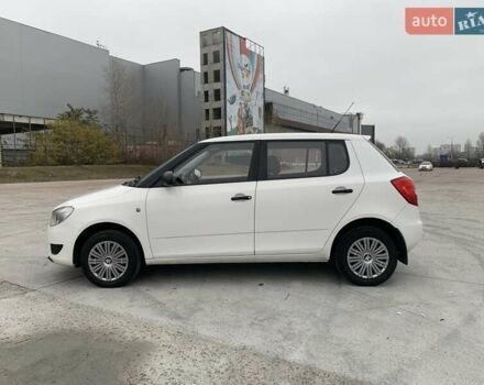 Белый Шкода Фабия, объемом двигателя 1.39 л и пробегом 230 тыс. км за 3698 $, фото 17 на Automoto.ua