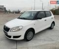 Белый Шкода Фабия, объемом двигателя 1.39 л и пробегом 180 тыс. км за 4000 $, фото 4 на Automoto.ua