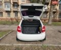 Белый Шкода Фабия, объемом двигателя 1.39 л и пробегом 172 тыс. км за 6400 $, фото 14 на Automoto.ua