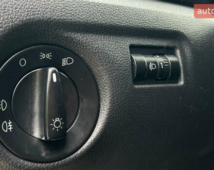 Шкода Фабия 2011 в Львове на Automoto.ua Белый Шкода Фабия, объемом двигателя 1.2 л и пробегом 102 тыс. км за 5500 $, фото 12 на Automoto.ua