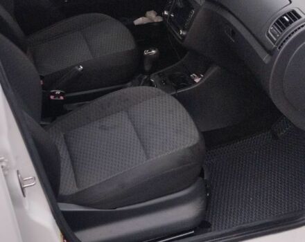 Білий Шкода Фабія, об'ємом двигуна 1.4 л та пробігом 200 тис. км за 5500 $, фото 8 на Automoto.ua