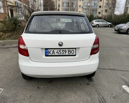 Белый Шкода Фабия, объемом двигателя 1.4 л и пробегом 330 тыс. км за 4000 $, фото 4 на Automoto.ua