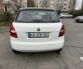 Белый Шкода Фабия, объемом двигателя 1.4 л и пробегом 330 тыс. км за 4000 $, фото 4 на Automoto.ua