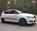 Белый Шкода Фабия, объемом двигателя 1.2 л и пробегом 282 тыс. км за 4700 $, фото 1 на Automoto.ua