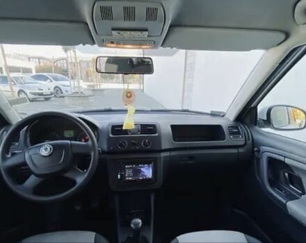 Білий Шкода Фабія, об'ємом двигуна 1.6 л та пробігом 170 тис. км за 6300 $, фото 5 на Automoto.ua