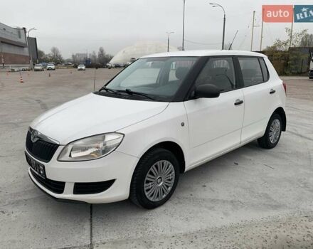 Белый Шкода Фабия, объемом двигателя 1.39 л и пробегом 230 тыс. км за 3698 $, фото 65 на Automoto.ua