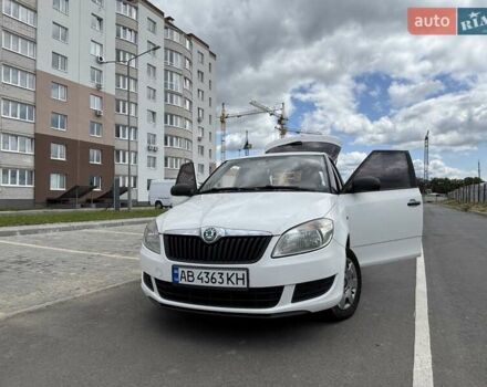 Шкода Фабия 2011 в Виннице на Automoto.ua Белый Шкода Фабия, объемом двигателя 1.2 л и пробегом 230 тыс. км за 4800 $, фото 4 на Automoto.ua