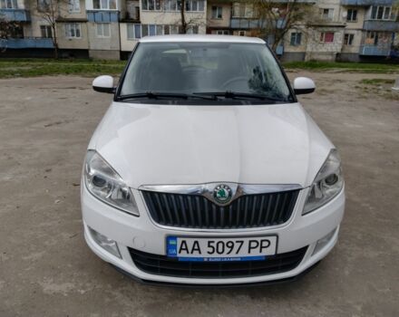 Білий Шкода Фабія, об'ємом двигуна 1.2 л та пробігом 263 тис. км за 3200 $, фото 1 на Automoto.ua