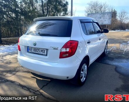 Белый Шкода Фабия, объемом двигателя 12 л и пробегом 230 тыс. км за 4999 $, фото 3 на Automoto.ua