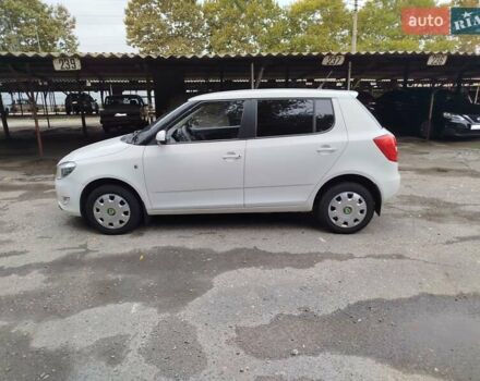 Белый Шкода Фабия, объемом двигателя 1.39 л и пробегом 126 тыс. км за 5998 $, фото 3 на Automoto.ua