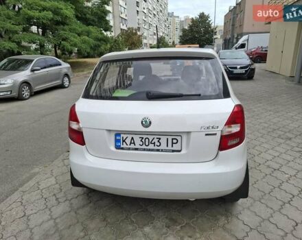 Белый Шкода Фабия, объемом двигателя 1.2 л и пробегом 168 тыс. км за 4700 $, фото 9 на Automoto.ua