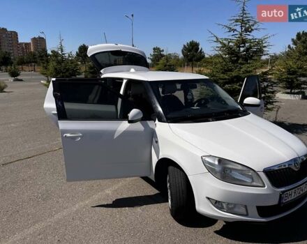 Белый Шкода Фабия, объемом двигателя 1.39 л и пробегом 176 тыс. км за 5400 $, фото 28 на Automoto.ua