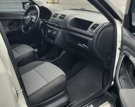 Белый Шкода Фабия, объемом двигателя 1.4 л и пробегом 172 тыс. км за 6200 $, фото 10 на Automoto.ua