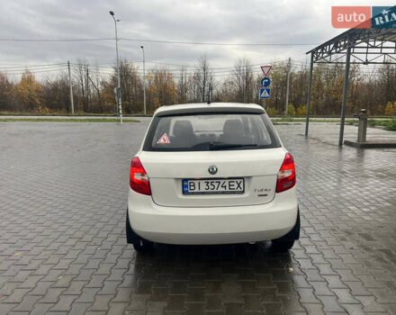 Белый Шкода Фабия, объемом двигателя 1.2 л и пробегом 70 тыс. км за 7000 $, фото 5 на Automoto.ua