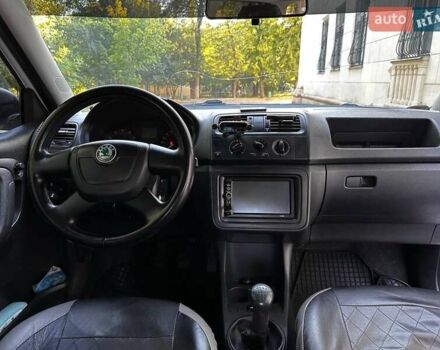 Шкода Фабия 2012 в Запорожье на Automoto.ua Белый Шкода Фабия, объемом двигателя 1.2 л и пробегом 256 тыс. км за 5200 $, фото 10 на Automoto.ua