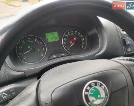 Білий Шкода Фабія, об'ємом двигуна 1.39 л та пробігом 231 тис. км за 5600 $, фото 3 на Automoto.ua