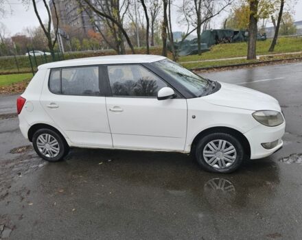 Білий Шкода Фабія, об'ємом двигуна 1.4 л та пробігом 256 тис. км за 3200 $, фото 1 на Automoto.ua